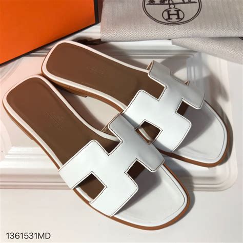 hermes slippers vrouwen|Hermes female slippers.